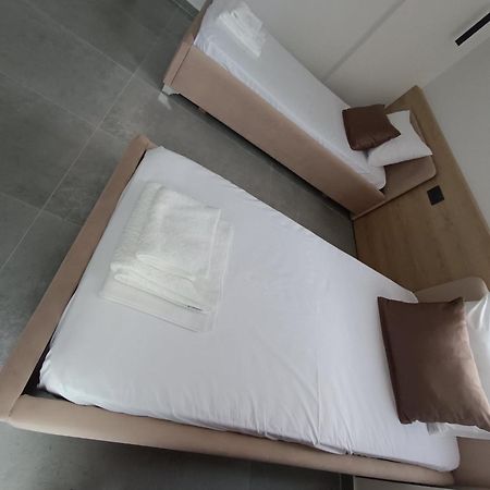 Sun George Bed & Breakfast ฮีมาเรอ ภายนอก รูปภาพ