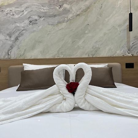 Sun George Bed & Breakfast ฮีมาเรอ ภายนอก รูปภาพ