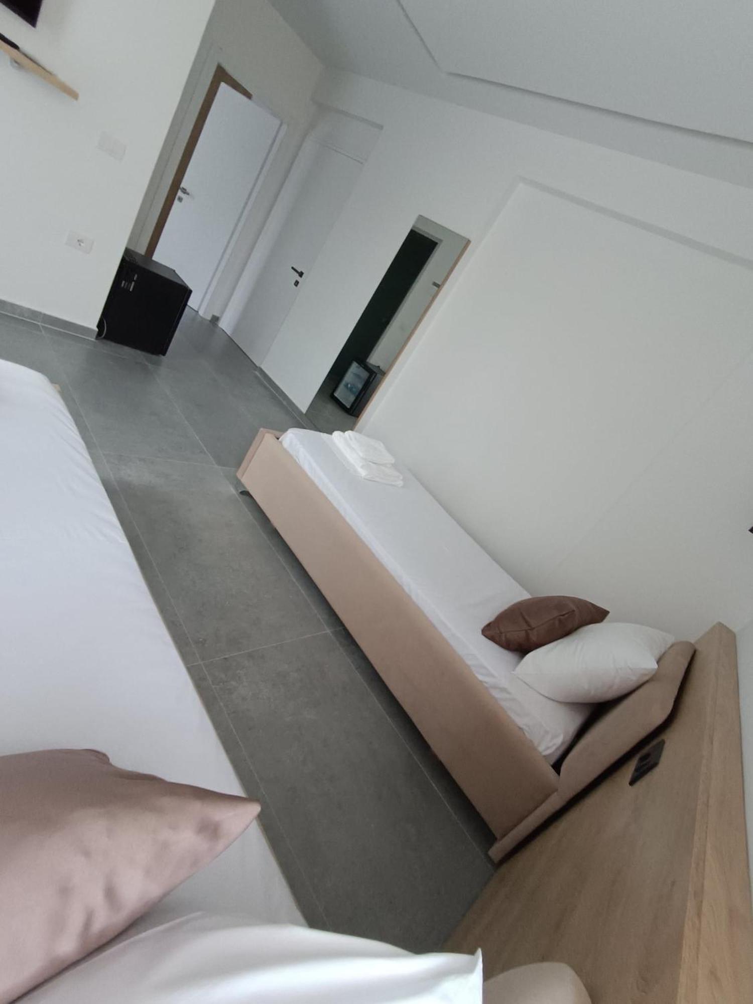 Sun George Bed & Breakfast ฮีมาเรอ ภายนอก รูปภาพ