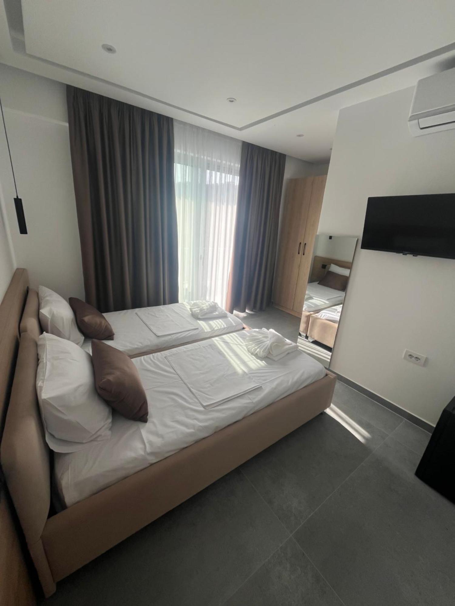 Sun George Bed & Breakfast ฮีมาเรอ ภายนอก รูปภาพ